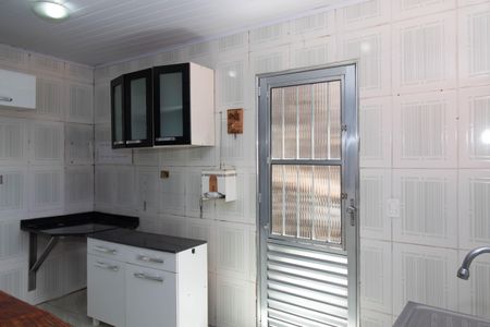 Casa para alugar com 175m², 4 quartos e 2 vagasCozinha casa 2