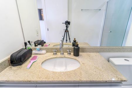 Apartamento à venda com 85m², 2 quartos e 2 vagasBanheiro Social