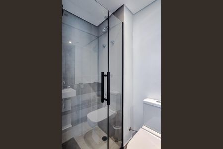 Banheiro de kitnet/studio para alugar com 1 quarto, 24m² em Perdizes, São Paulo