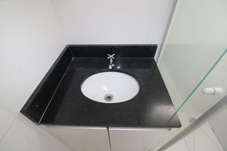 Apartamento à venda com 76m², 3 quartos e 2 vagasQuarto 3 - Banheiro