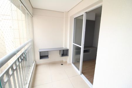 Apartamento à venda com 76m², 3 quartos e 2 vagasSala / Cozinha - Varanda