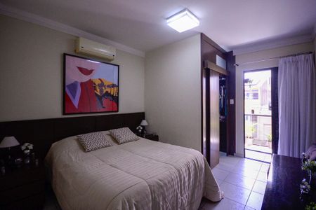 Casa à venda com 280m², 3 quartos e 3 vagasSuíte