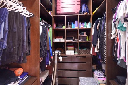 Casa à venda com 280m², 3 quartos e 3 vagasCloset da suíte