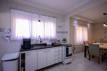 Casa à venda com 280m², 3 quartos e 3 vagasCozinha