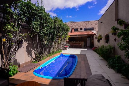 Casa à venda com 280m², 3 quartos e 3 vagasÁrea comum - Piscina