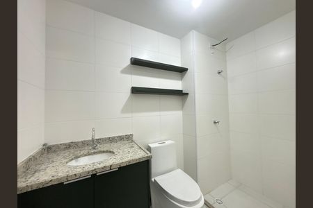 Banheiro  de kitnet/studio para alugar com 1 quarto, 24m² em Pinheiros, São Paulo