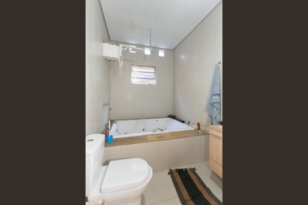 Casa para alugar com 150m², 2 quartos e 3 vagas Casa para alugar com 150m², 2 quartos e 3 vagasBanheiro social