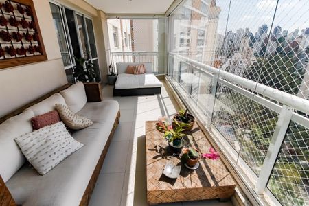 Apartamento à venda com 200m², 3 quartos e 3 vagasVaranda gourmet