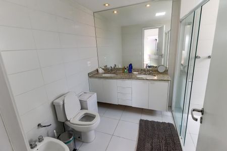Apartamento à venda com 200m², 3 quartos e 3 vagasBanheiro da Suíte 1