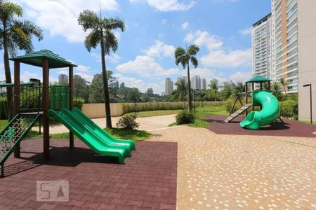 Apartamento à venda com 200m², 3 quartos e 3 vagasÁrea comum - Playground