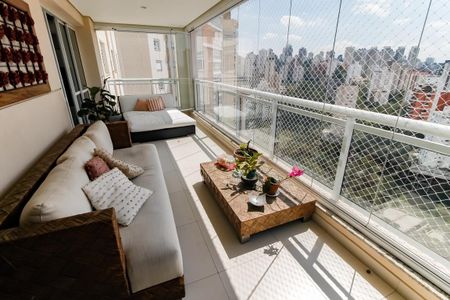 Apartamento à venda com 200m², 3 quartos e 3 vagasVaranda gourmet