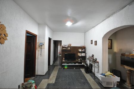 Sala de casa à venda com 3 quartos, 250m² em Vila Nivi, São Paulo