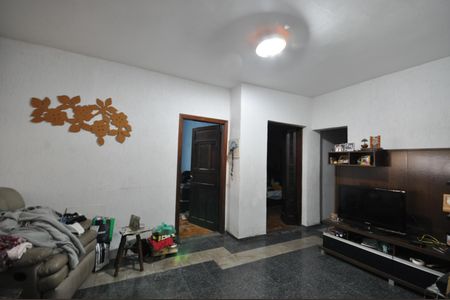 Sala de casa à venda com 3 quartos, 250m² em Vila Nivi, São Paulo