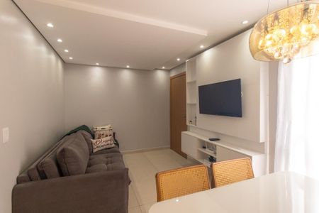Sala de apartamento para alugar com 2 quartos, 51m² em Pinheirinho, Curitiba