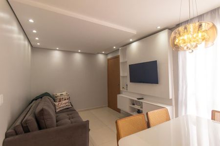Sala de apartamento para alugar com 2 quartos, 51m² em Pinheirinho, Curitiba