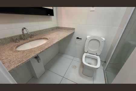 Studio à venda com 32m², 1 quarto e 1 vaga Studio à venda com 32m², 1 quarto e 1 vagaBanheiro social