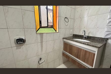 Banheiro social de kitnet/studio para alugar com 1 quarto, 20m² em Santo Amaro, São Paulo