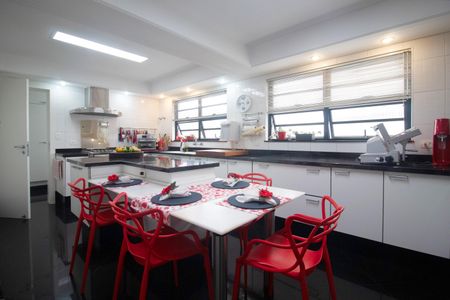 Apartamento à venda com 244m², 3 quartos e 3 vagasCozinha