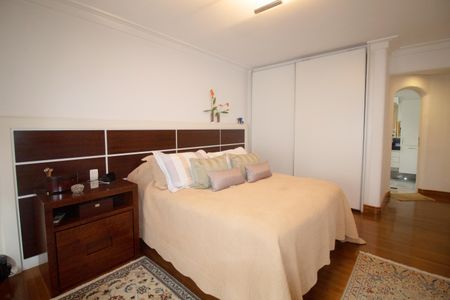 Apartamento à venda com 244m², 3 quartos e 3 vagasQuarto 1