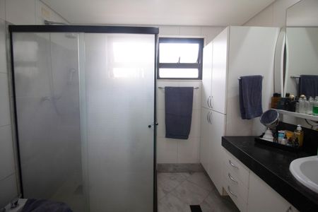 Apartamento à venda com 244m², 3 quartos e 3 vagasBanheiro do Quarto 1