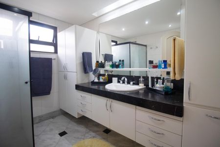 Apartamento à venda com 244m², 3 quartos e 3 vagasBanheiro do Quarto 1