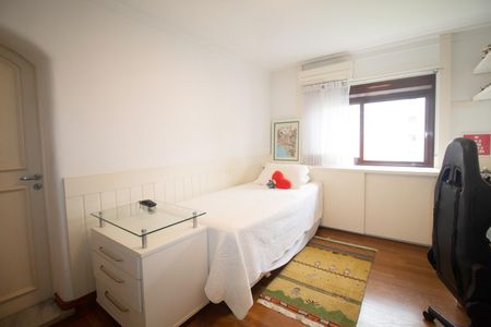 Apartamento à venda com 244m², 3 quartos e 3 vagasQuarto 2