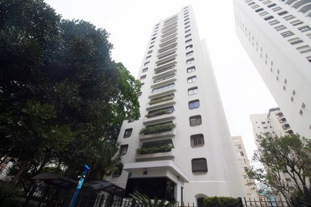 Apartamento à venda com 244m², 3 quartos e 3 vagasFachada