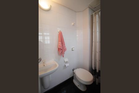 Apartamento à venda com 244m², 3 quartos e 3 vagasBanheiro de Serviço