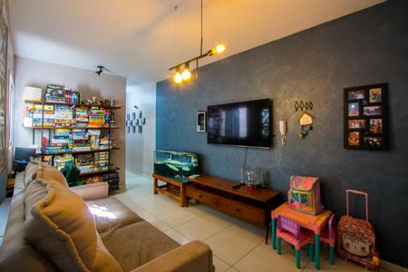 Sala de apartamento à venda com 2 quartos, 130m² em Vila Humaitá, Santo André