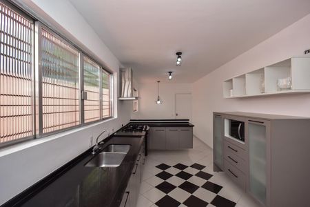 Casa à venda com 600m², 4 quartos e 4 vagasCozinha