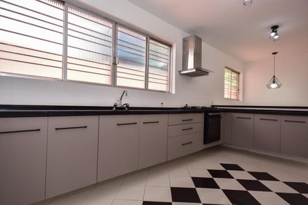 Casa à venda com 600m², 4 quartos e 4 vagasCozinha