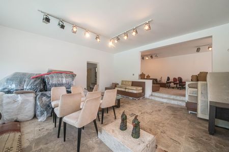 Casa à venda com 455m², 3 quartos e 8 vagasQuarto de Serviço 2