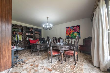 Casa à venda com 455m², 3 quartos e 8 vagasSala 1