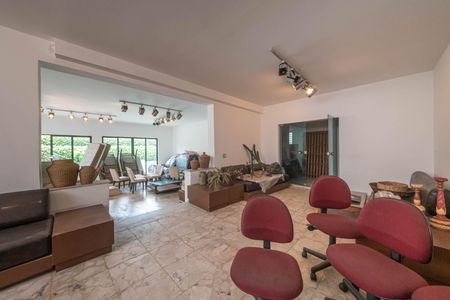 Casa à venda com 455m², 3 quartos e 8 vagasQuarto de Serviço 2