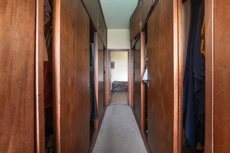 Casa à venda com 455m², 3 quartos e 8 vagasCloset Suíte