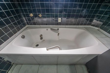 Casa à venda com 455m², 3 quartos e 8 vagasBanheiro Suíte