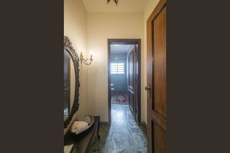 Casa à venda com 455m², 3 quartos e 8 vagasCorredor