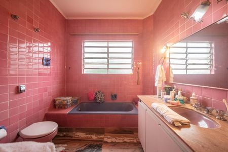 Casa à venda com 455m², 3 quartos e 8 vagasBanheiro Social