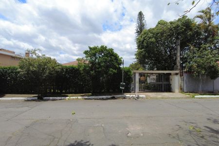 Casa à venda com 455m², 3 quartos e 8 vagasFachada