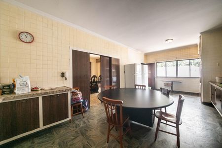 Casa à venda com 455m², 3 quartos e 8 vagasCozinha