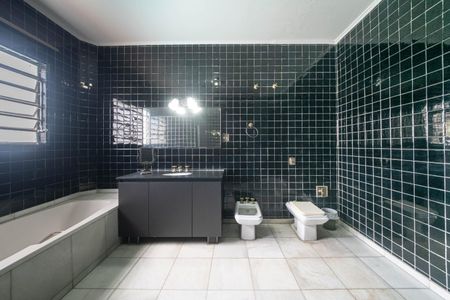 Casa à venda com 455m², 3 quartos e 8 vagasBanheiro Suíte