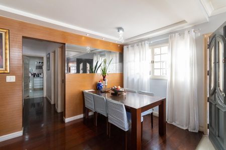 Casa para alugar com 220m², 3 quartos e 5 vagasSala