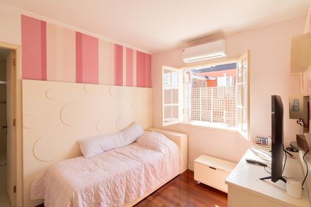 Casa para alugar com 220m², 3 quartos e 5 vagasSuíte