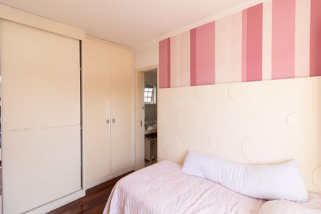 Casa para alugar com 220m², 3 quartos e 5 vagasSuíte