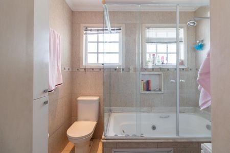 Casa para alugar com 220m², 3 quartos e 5 vagasBanheiro da suíte 3