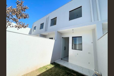 Casa à venda com 75m², 2 quartos e 1 vagaÁrea de Serviço