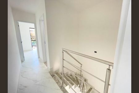 Casa à venda com 75m², 2 quartos e 1 vagaCorredor 