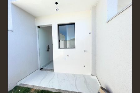 Casa à venda com 75m², 2 quartos e 1 vagaÁrea de Serviço