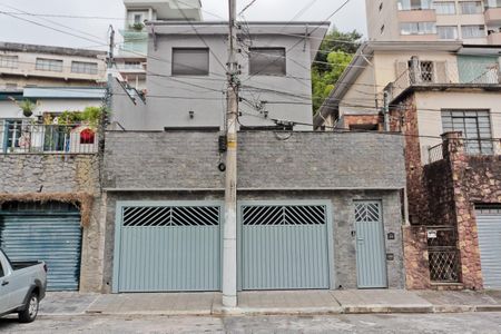 Casa à venda com 280m², 3 quartos e 2 vagasFachada