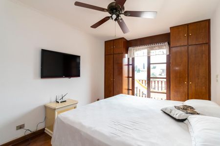 Casa à venda com 462m², 4 quartos e 6 vagasSuíte 2